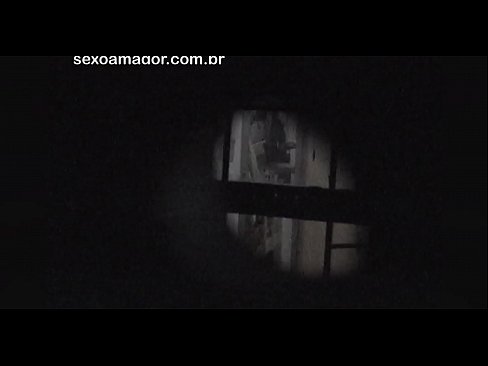 ❤️ Sarışın, içi boş tuğlaların arkasına gizlenmiş bir mahalle röntgencisi tarafından gizlice videoya alınır Kaliteli seks tr.mailkassa.ru ❌❤